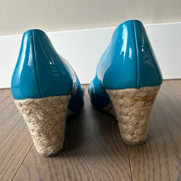 Beachy vacation heels - Picture 4 of 4